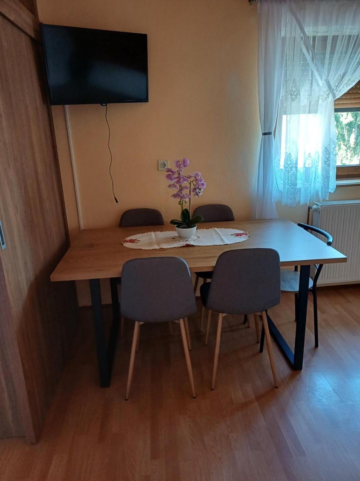 Apartments Renata Смолянац Экстерьер фото